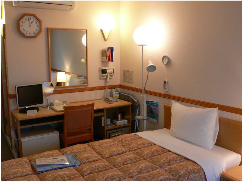 Toyoko Inn Atami Ekimae Экстерьер фото